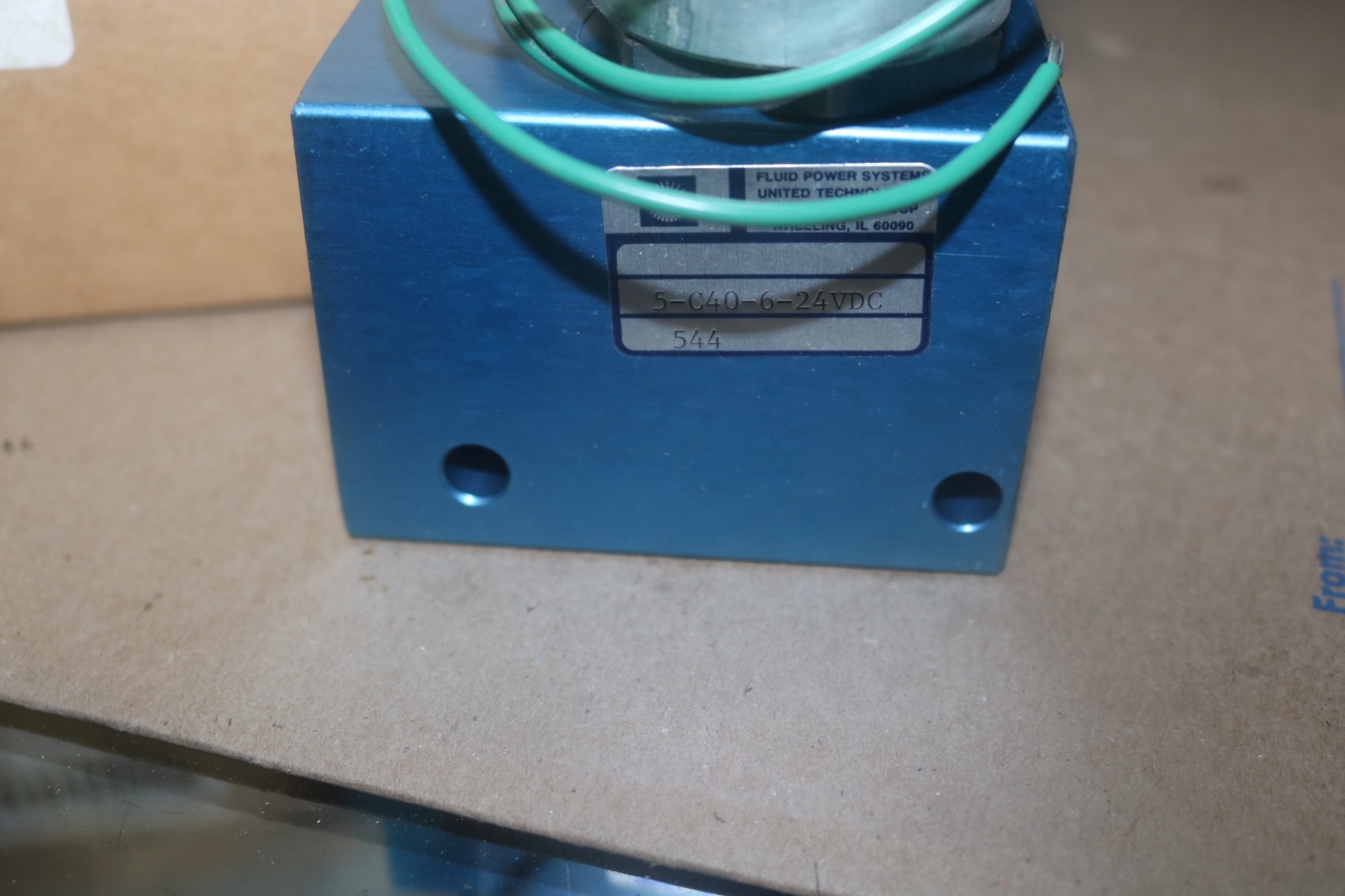 NOS Automotive inc. Fluid Power solenoid valve 24 V5-C40-6-24 4810-01-098-1629