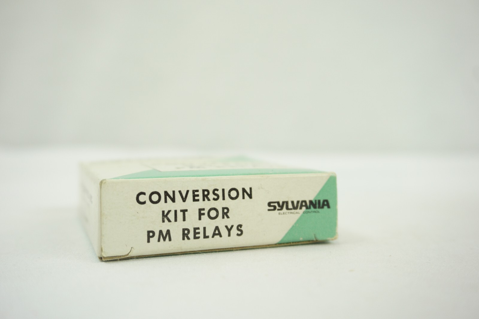 SYLVANIA KPMA-1 UNIVERSAL POLE KIT N.O AND N.C. FOR PM RELAY NEW