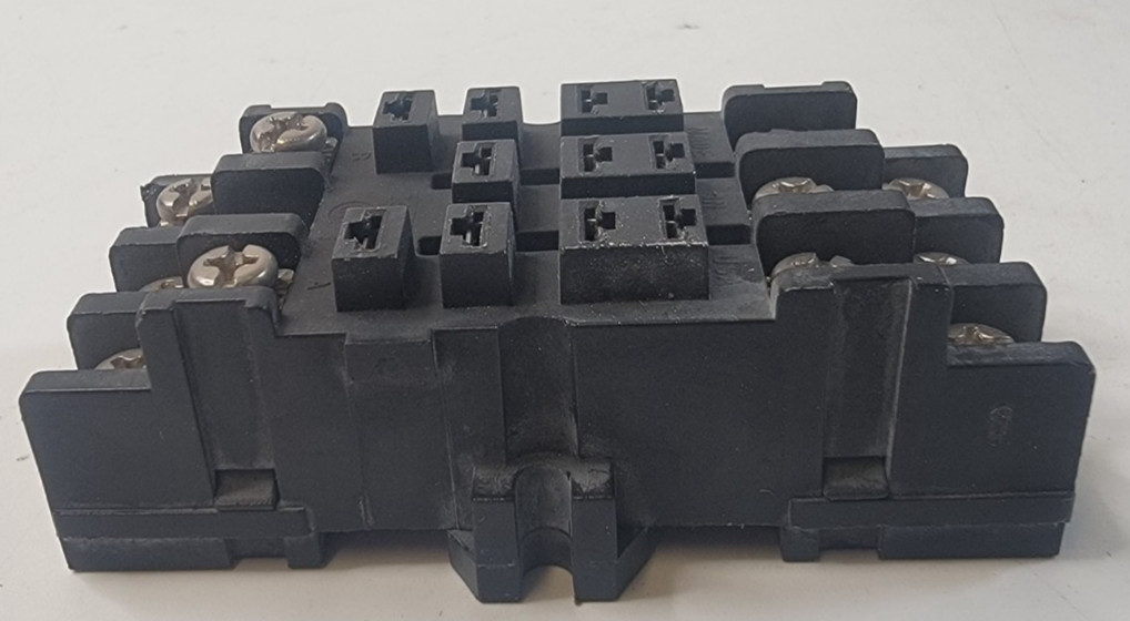 Relay Socket / Base 29513 11-Blade