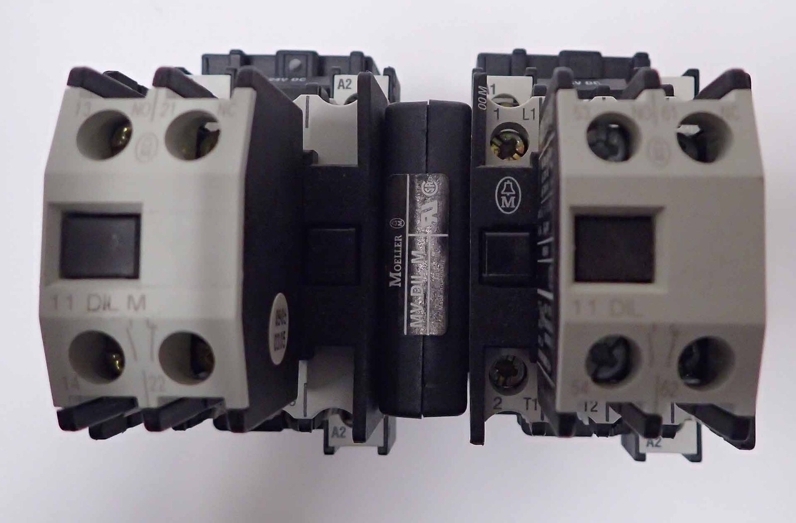 MOELLER DIL 00 M-G / DIL00M-G CONTACTOR LOT OF 2 + MV DIL M / MVDILM INTERLOCK