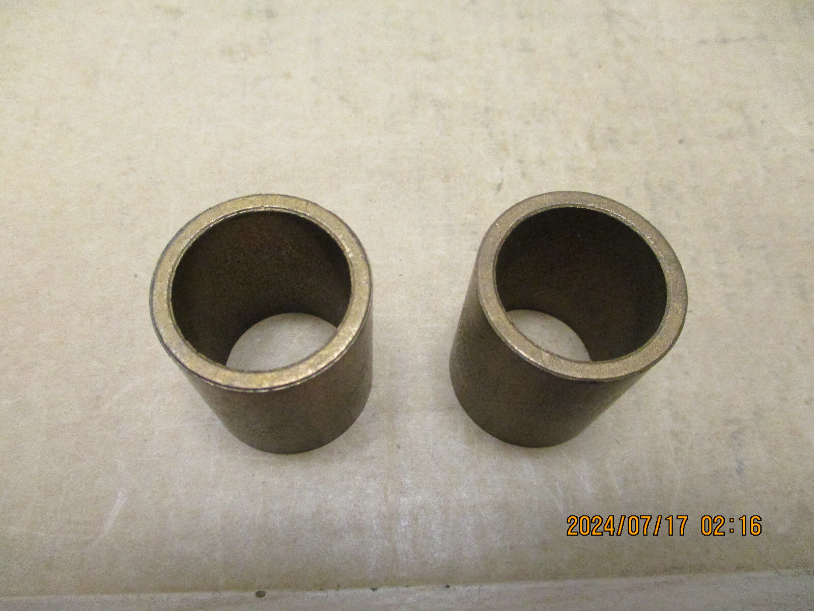 NEW OPEN BOX B1620-10 OILITE SINTERED BRONZE BUSHING, 1 X 1-1/4X1-1/2″L, LT 2PC