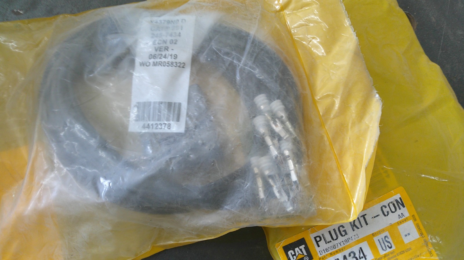 New OEM CAT 245-7434 CONNECTOR PLUG KIT – 10 PIN 2457434 Caterpillar