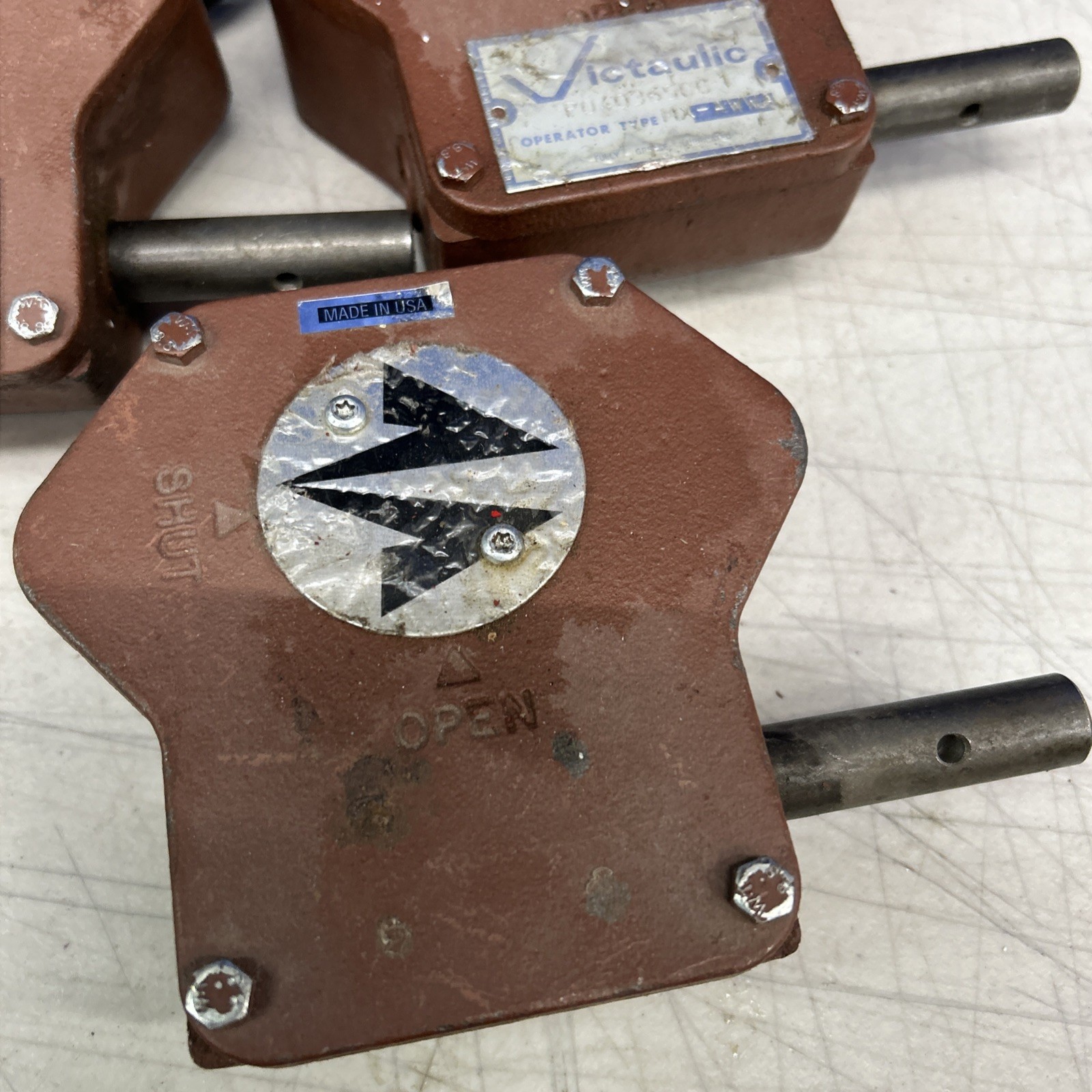 Victaulic AWWA Gear Operator 3 available with handles Free Priority Shipping