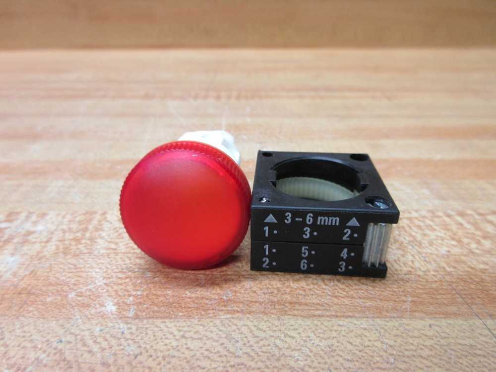 Siemens 3SB3001-6BA20 Red Button 3SB30016BA20 W/Base