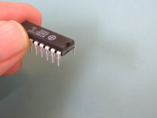 MITEL MT8870DE Qty of 15 per Lot DIP MITEL 95; DTMF RX 3.58MHz CMOS 5V 18-Pin