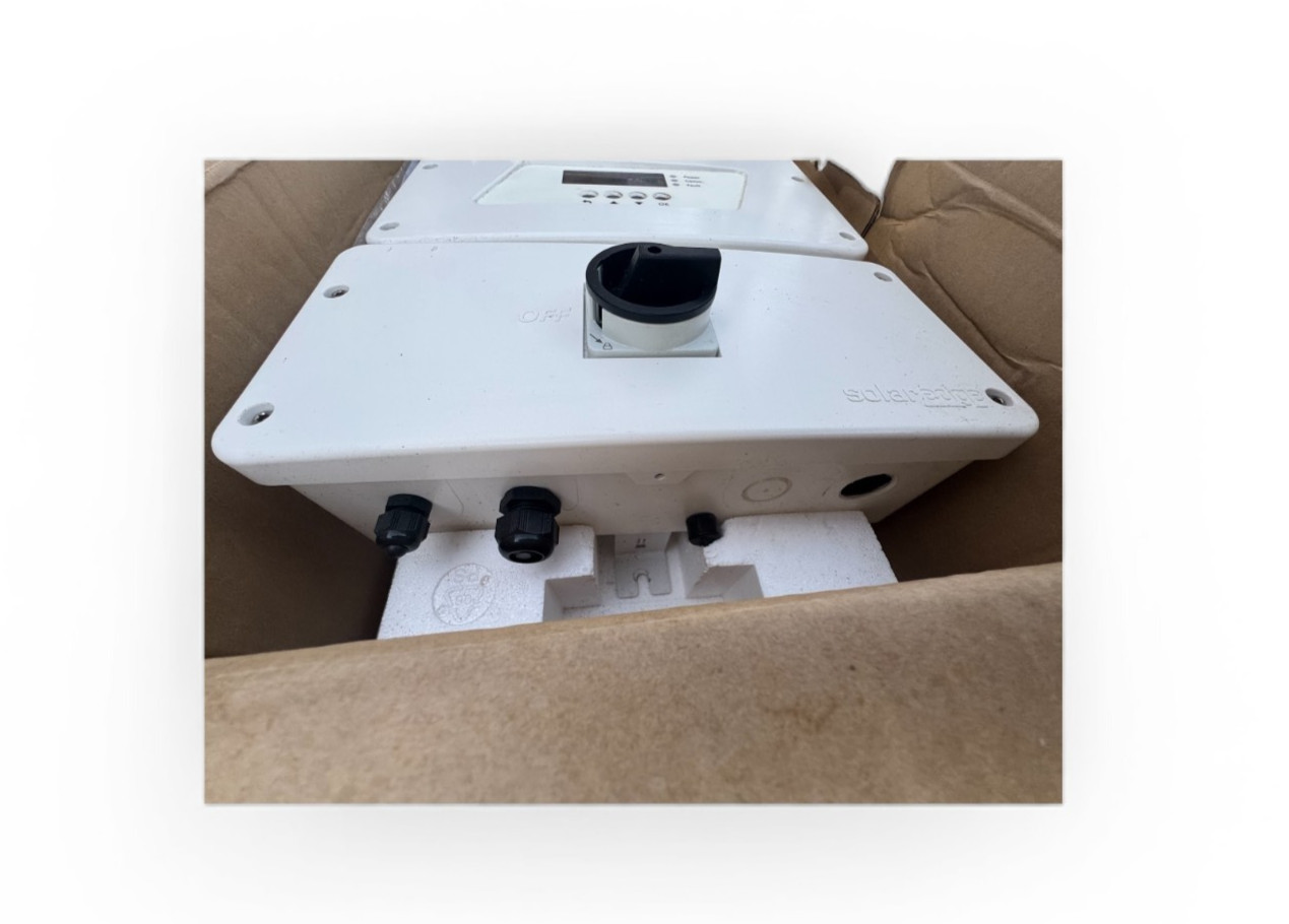 SolarEdge SE6000H-US000NNU2 6kW HD-Wave Single Phase Grid-Tied Inverter