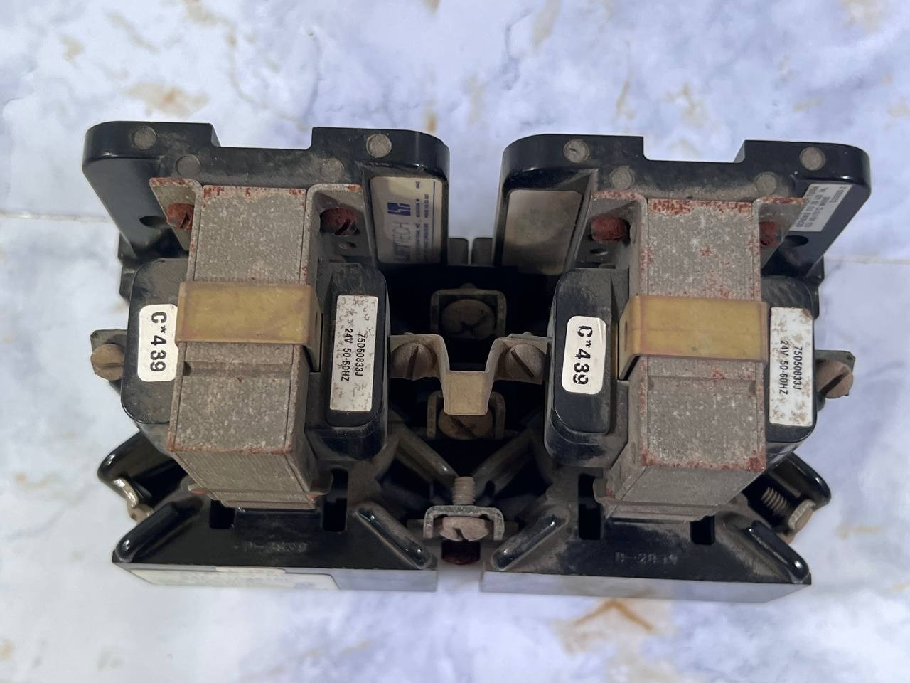 Furnas Electric Co. Amp Reversing Contactor – 44EA104516F