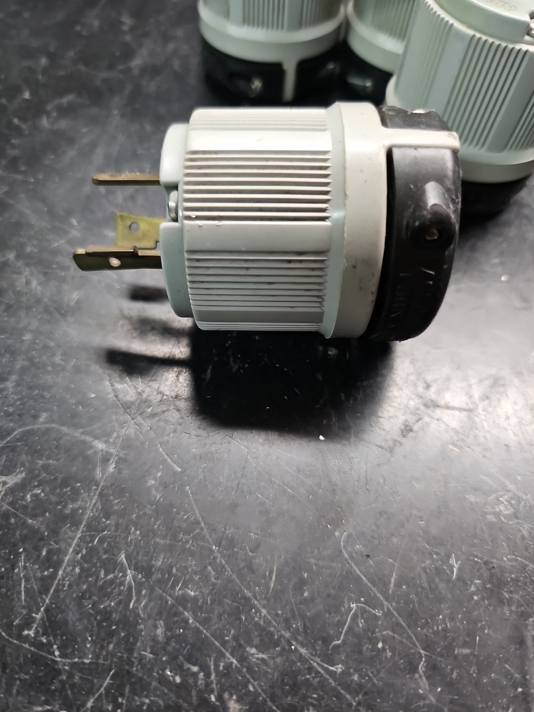 Lot 4 H&H Arrow Hart Grounding Plug 20A 480 VAC