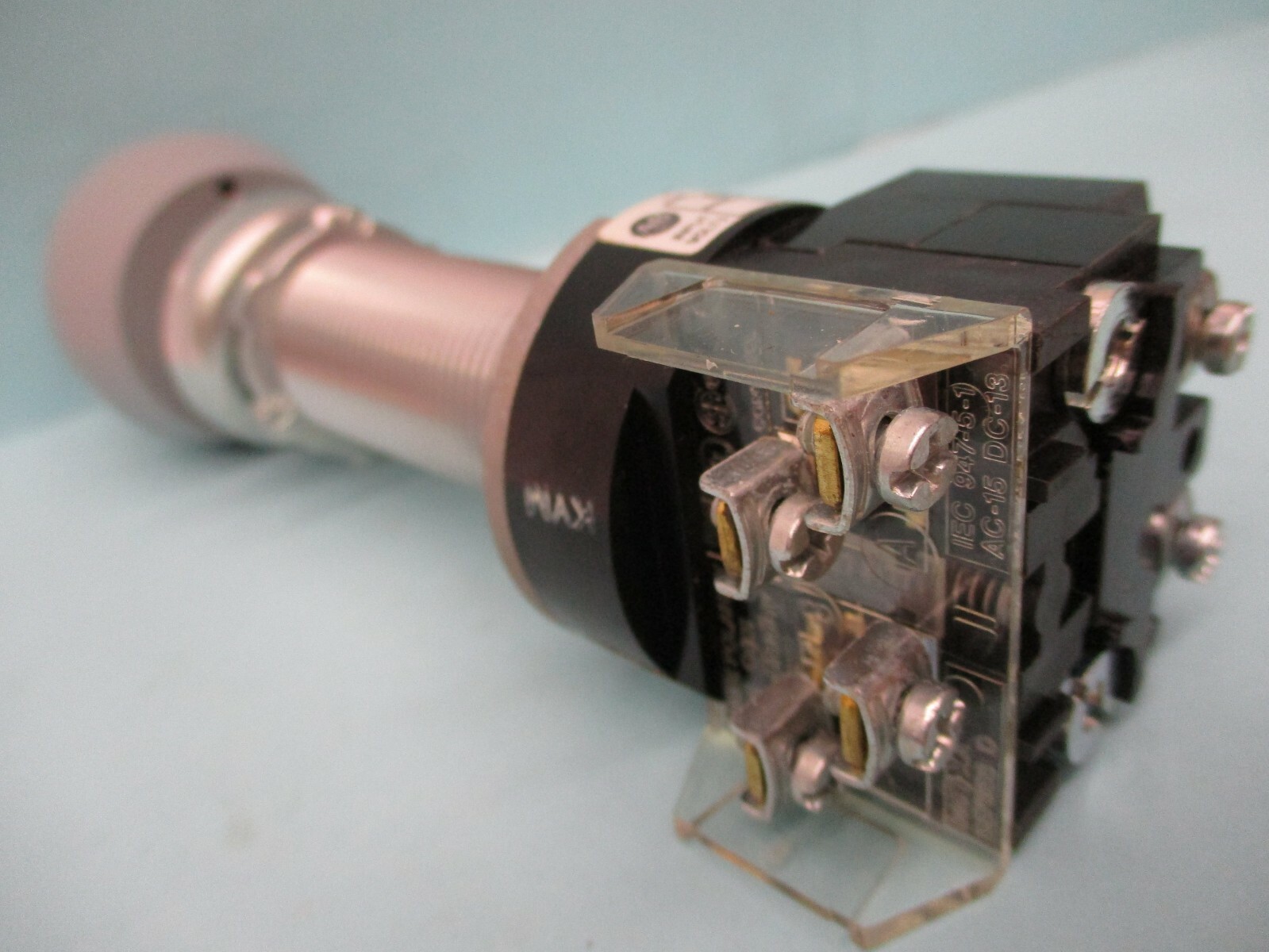 New other Allen-Bradley Push Button 800HL-PPB16 800T-XA Series D A2903DH
