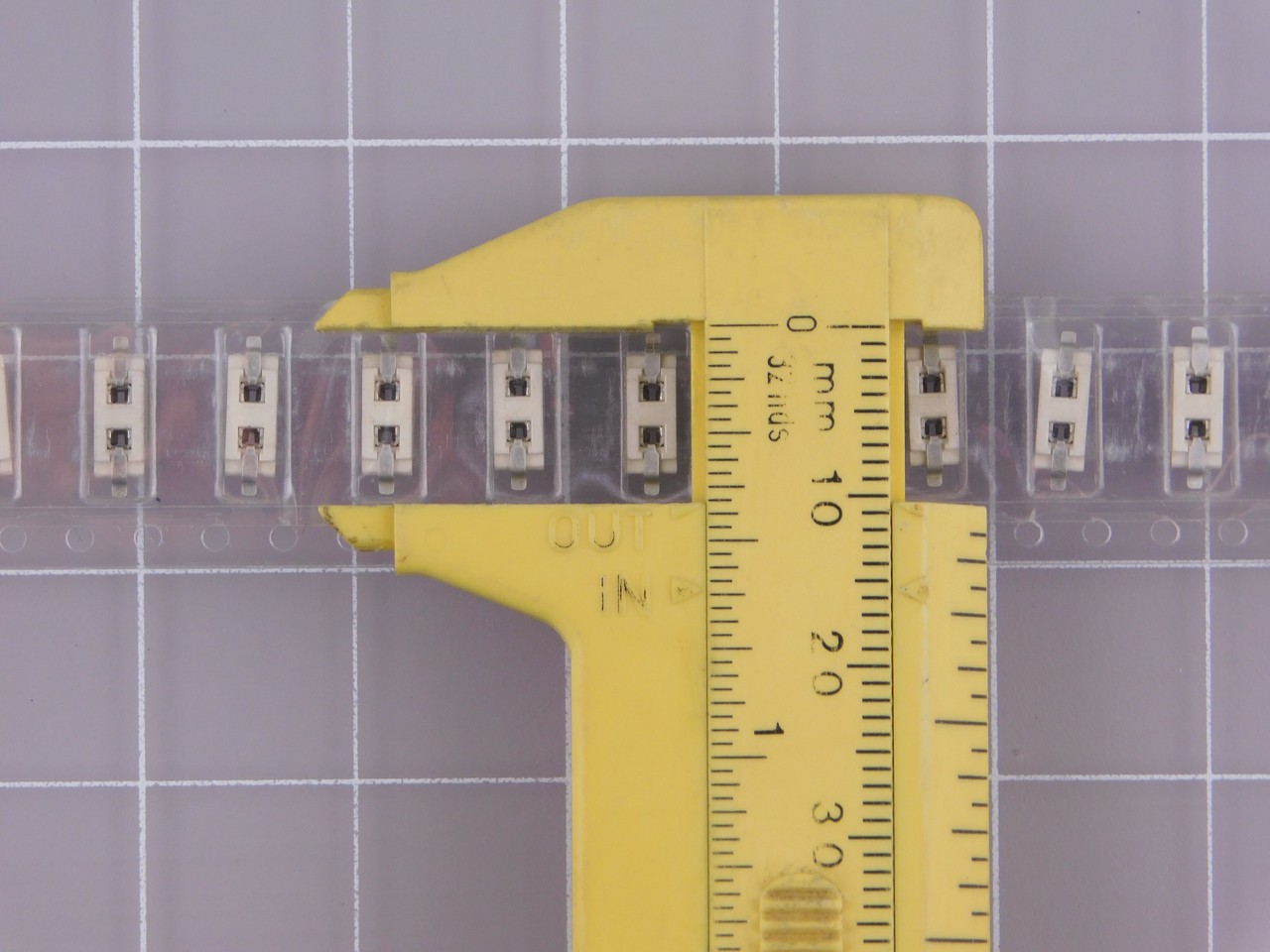 Lot of 1000 FLEXTRONICS PBE-THK-PHL-KM3H 2 Pin F Connector