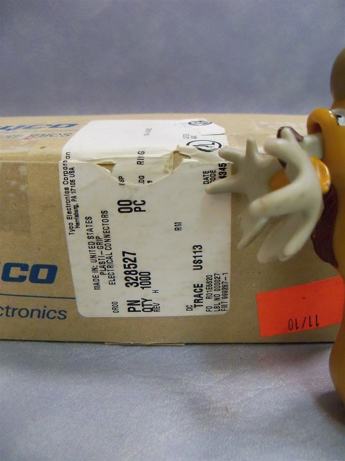 Tyco 328527 Ring Terminals 16-14 AWG 4mm Insulated – Lot of 1000