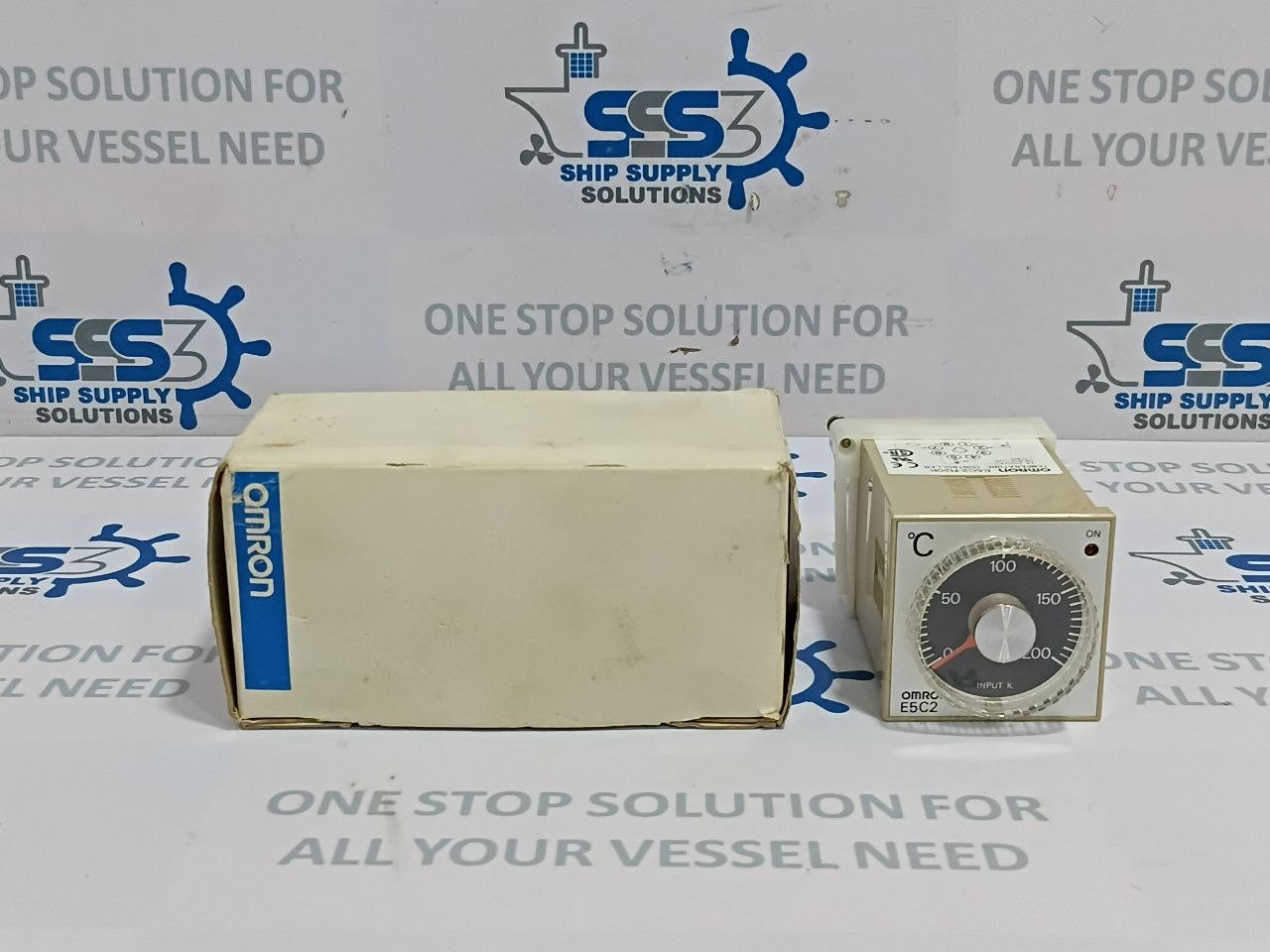 Omron E5C2-R20K Temperature Controller 0 to 200°C Volt 100/110/120V AC