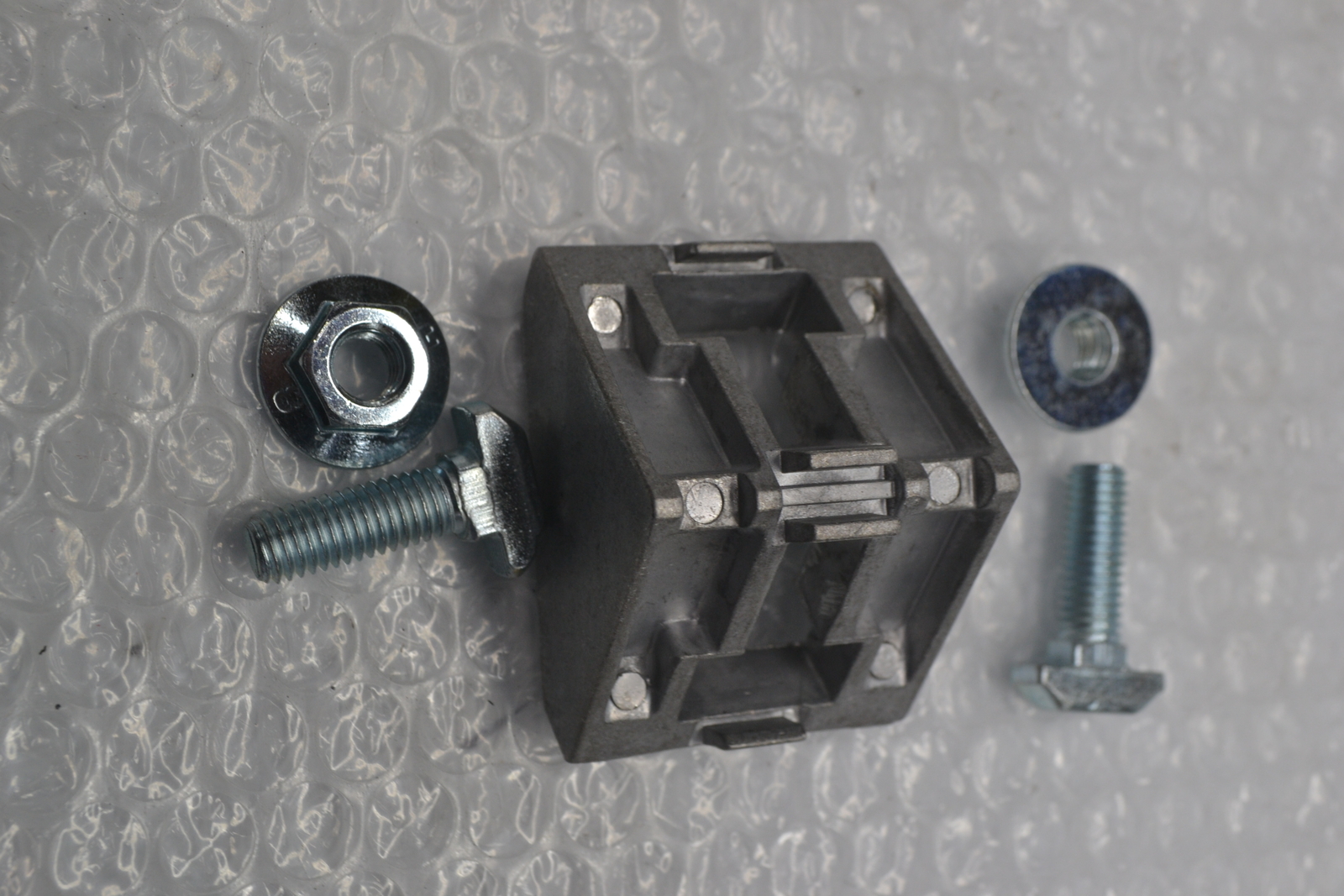 INDUSTRIAL SPARE 123018 3C4E7H BRACKET NSNP