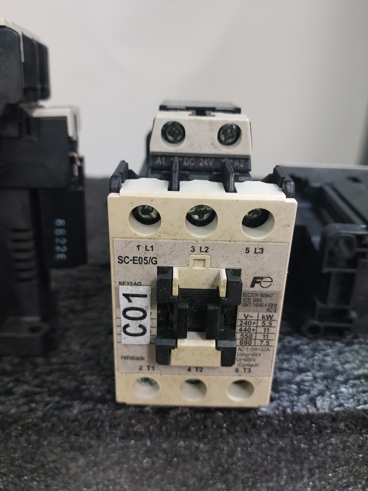 Lot of 4 FUJI Electric SC-E05/G SC-E05 Series IEC Contactor