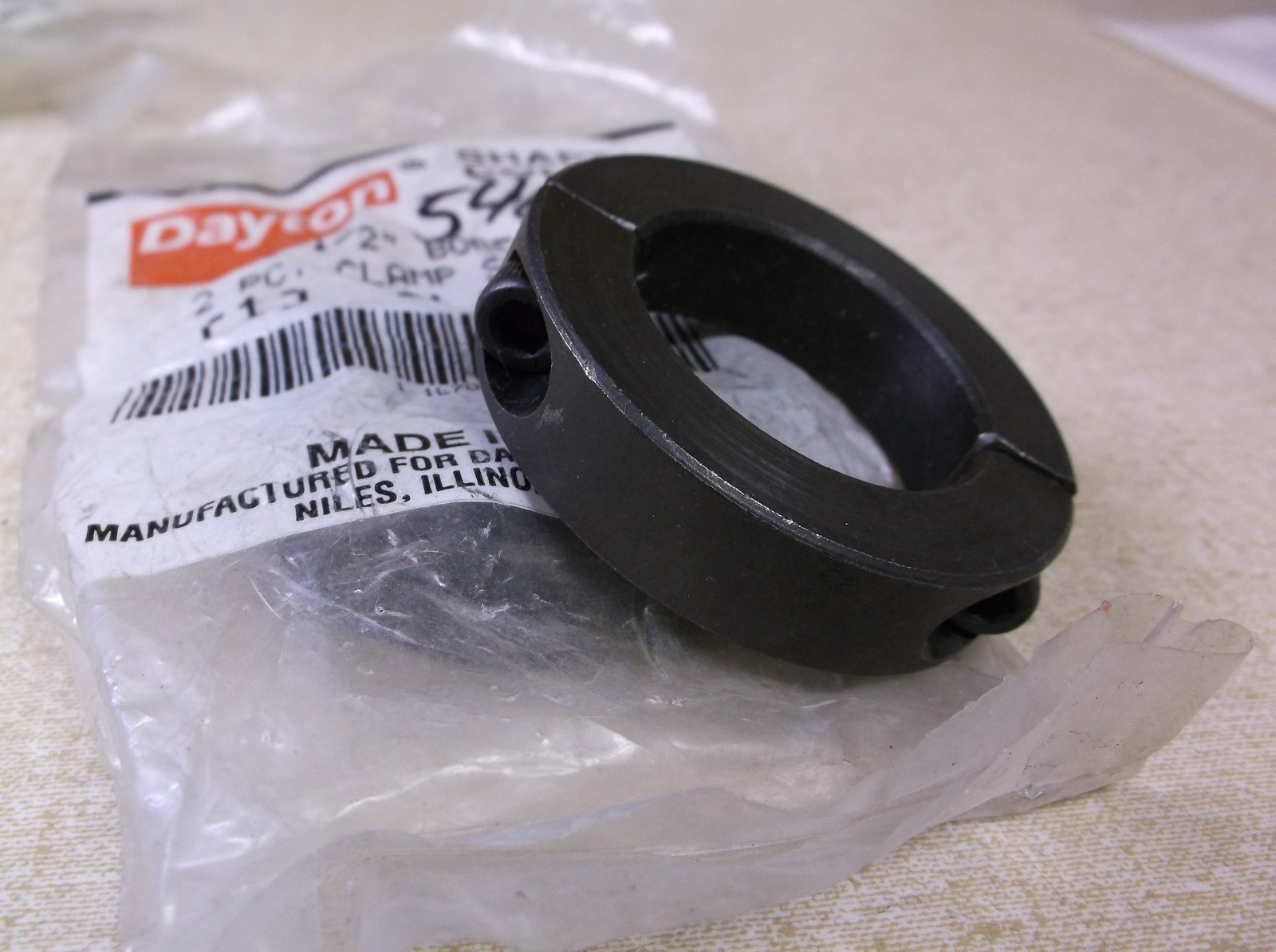 NEW Dayton 1L706 540025 Shaft Collar 1-1/2″ Bore 2 pc Clamp Style *FREE SHIP*