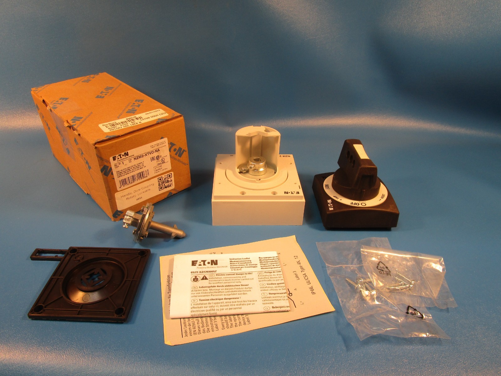 Eaton NZM2-XTVD-NA, Handle Mechanism, Molded Case Circuit Breaker Accessory