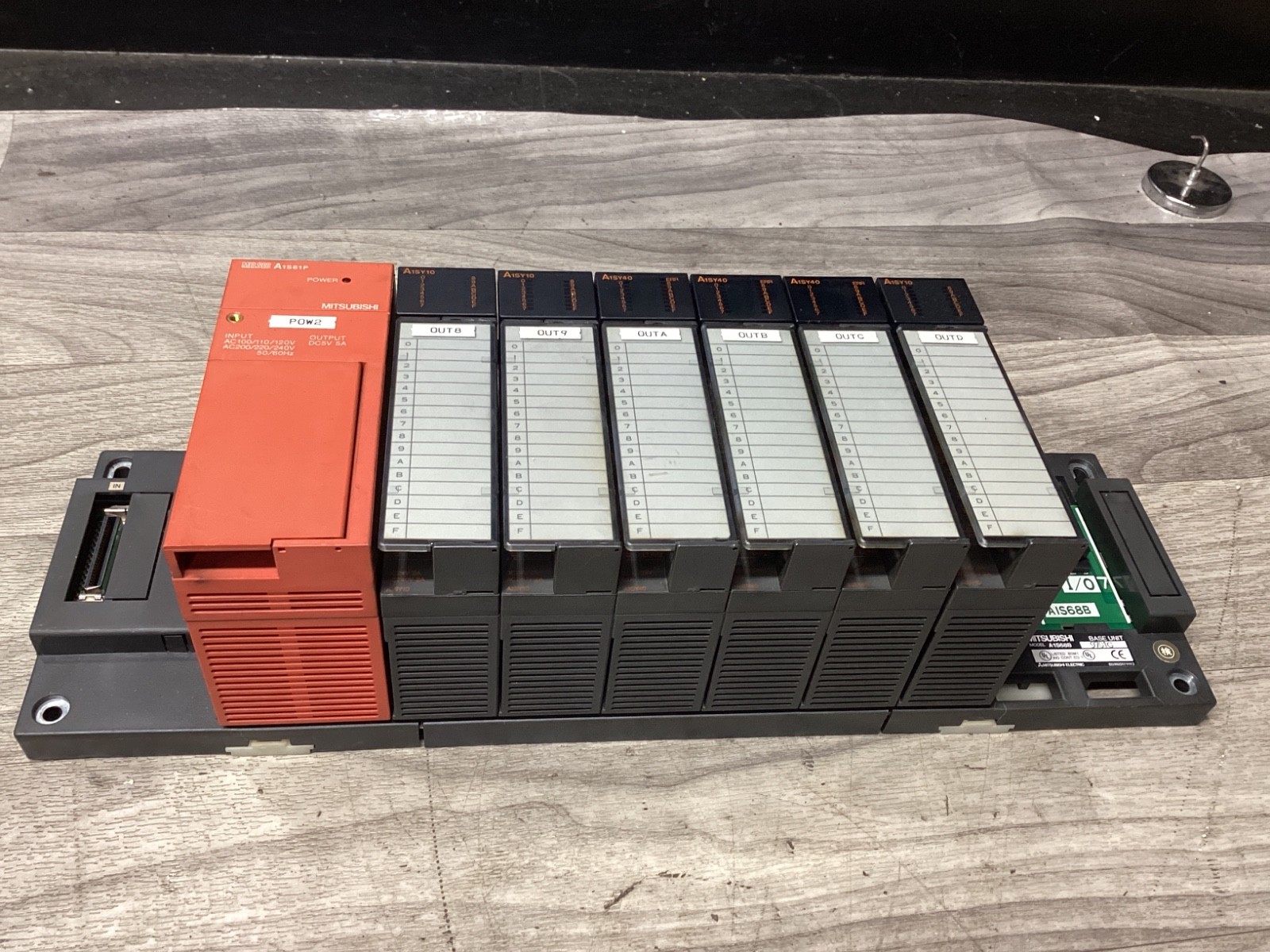 Mitsubishi Melsec Base A1S61P (3) A1SY10 (3) A1SY40 A1S68B #103A161PR2