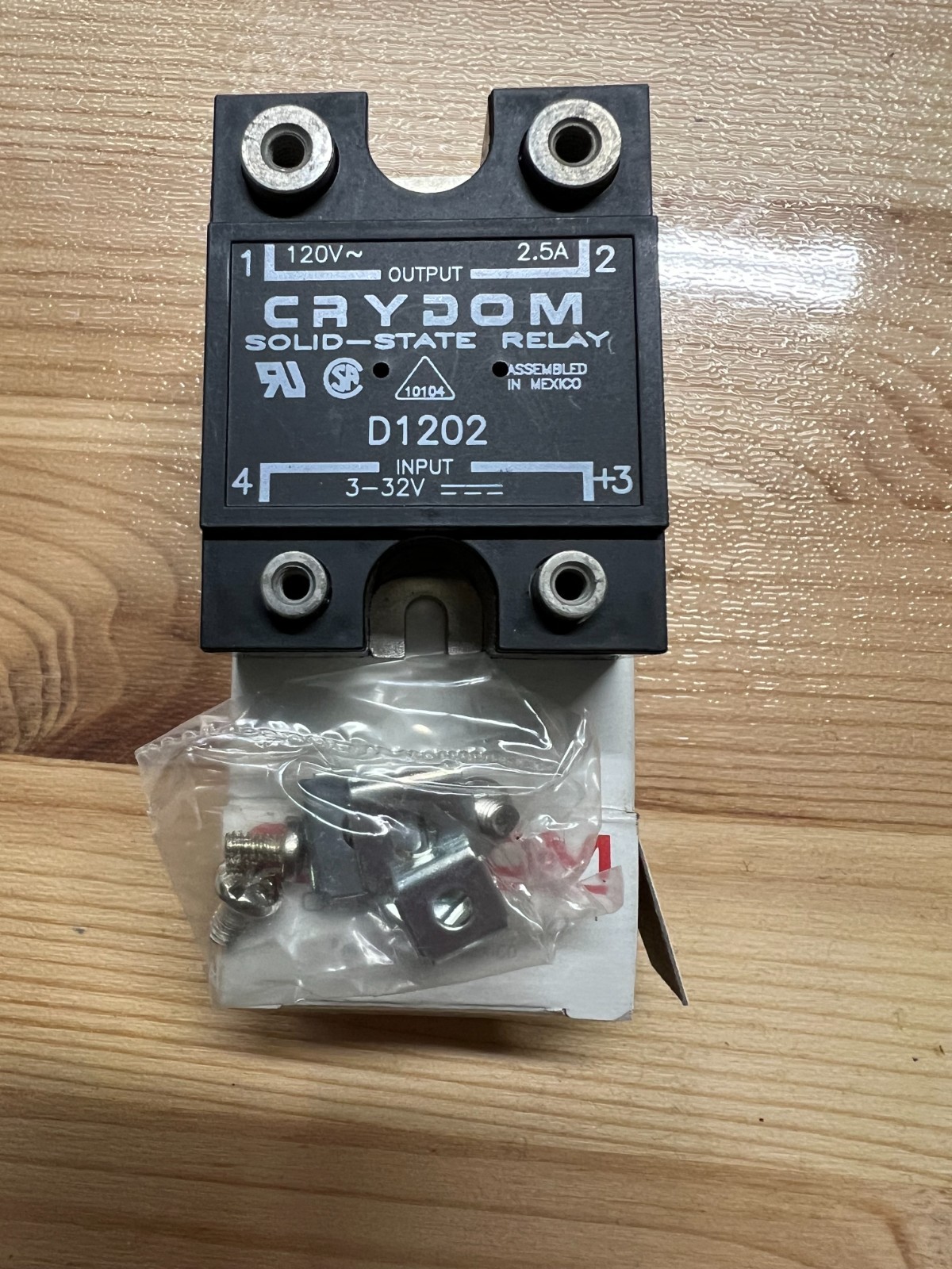 2pcs of CRYDOM D1202 S.S.R., 3-32Vdc Input, 120Vac/2.5A Output.