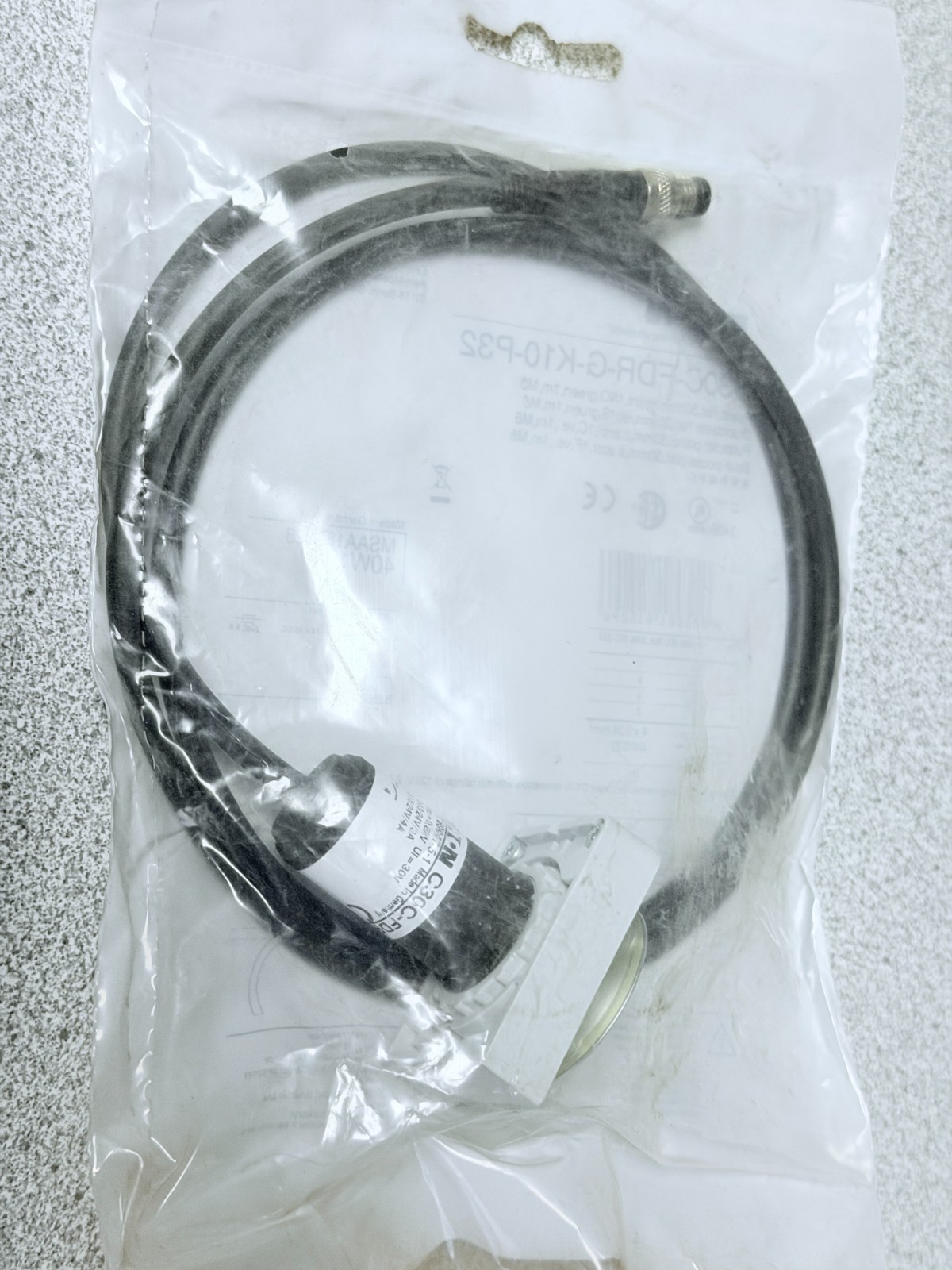 NEW EATON C30C-FDR-G-K-K10-P32 Maintained Green Pushbutton 30mm 1NO Mini 4 Pin