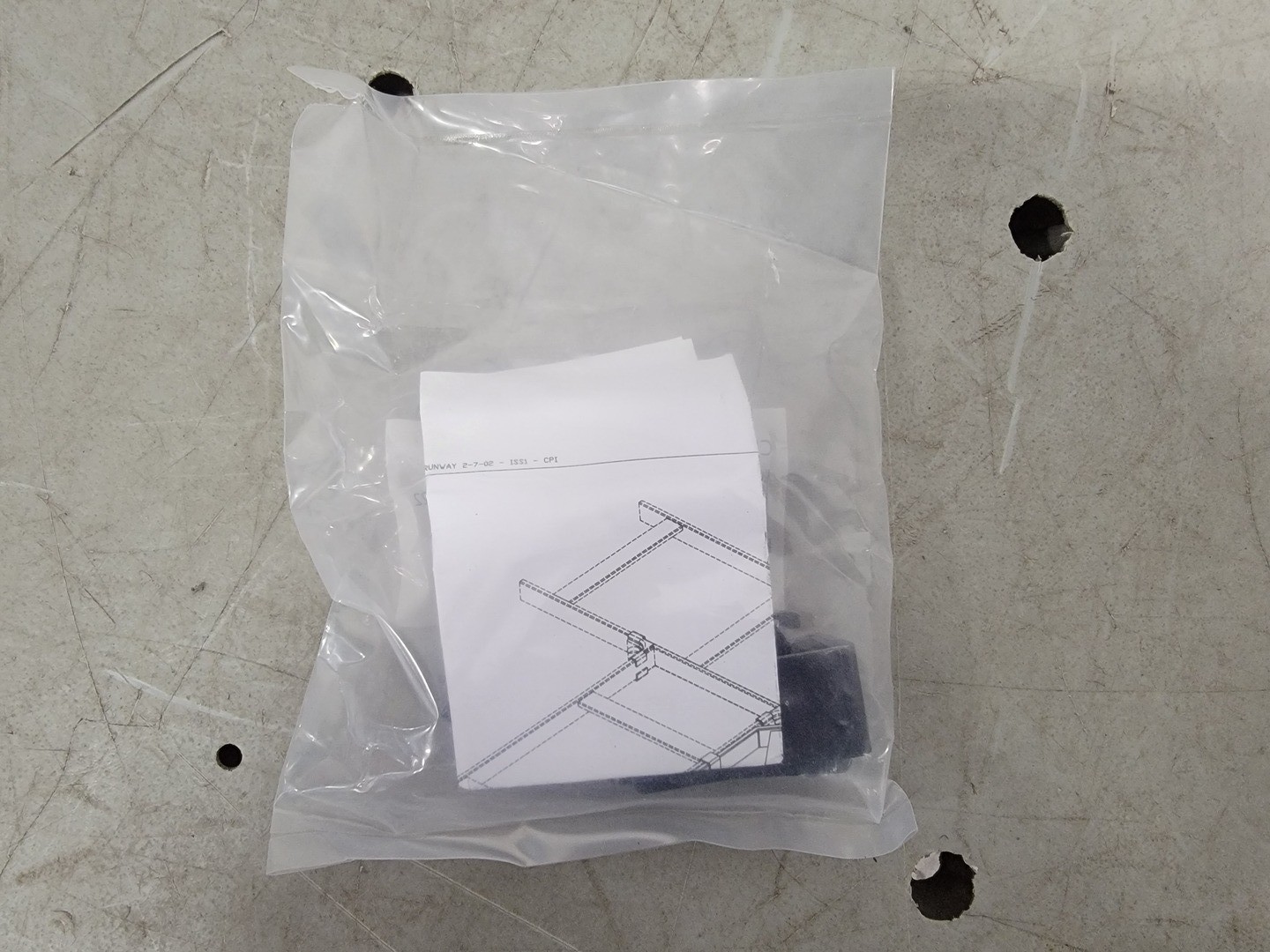 CHATSWORTH PRODUCTS Cable Runway Corner Bracket 025-711959-701