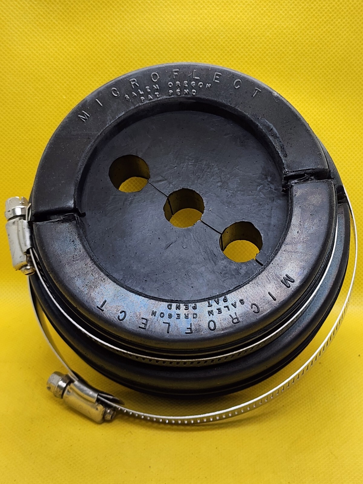 NEW! ANDREW TYPE 204679-7 4″ W/G BOOT FOR 3 HOLES, 1/2″ COAXIAL CABLE [2WS2]
