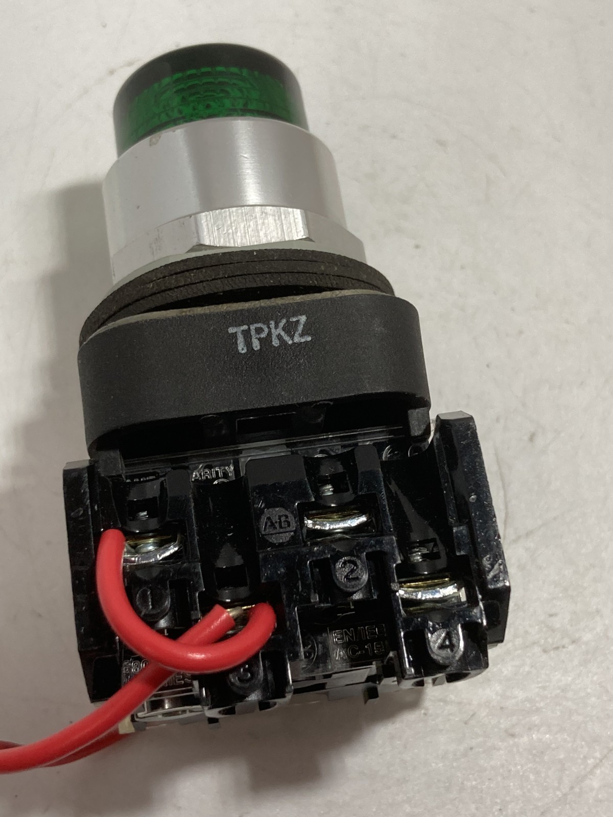 ALLEN BRADLEY 800T-QT24G PUSH TO TEST 24VAC/DC GREEN INO/1NC SERIES T NNB