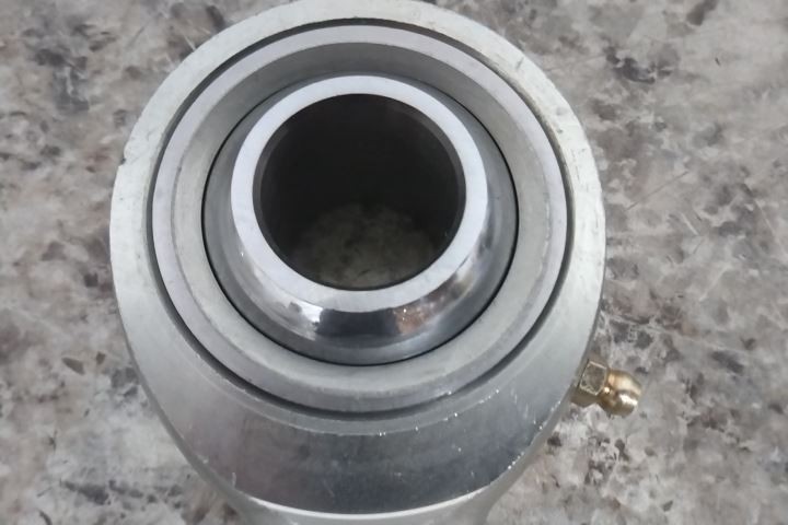 QA1 KML16Z 2 Pk 1 In Bore Dia 2-3/4 In Head OD Precision Greasable Rod End