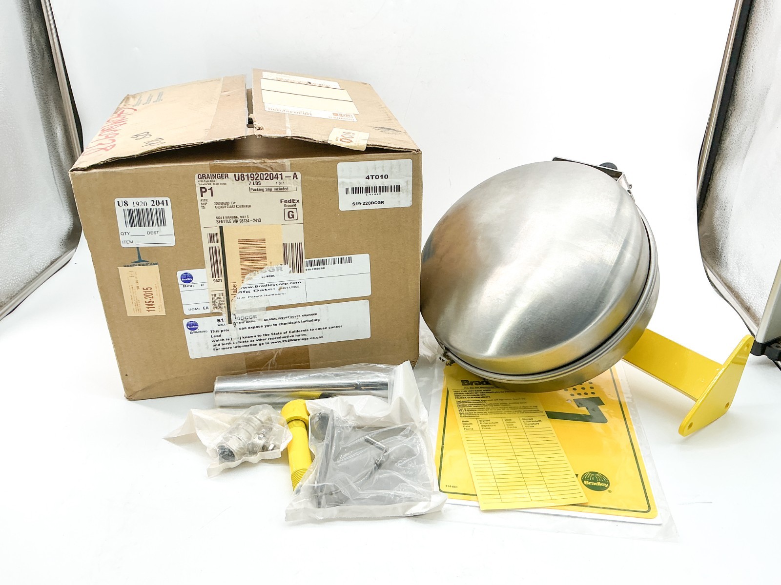 New Bradley S19-220DCGR Wall Mount Eye Wash W/ Dust Cover 4T010