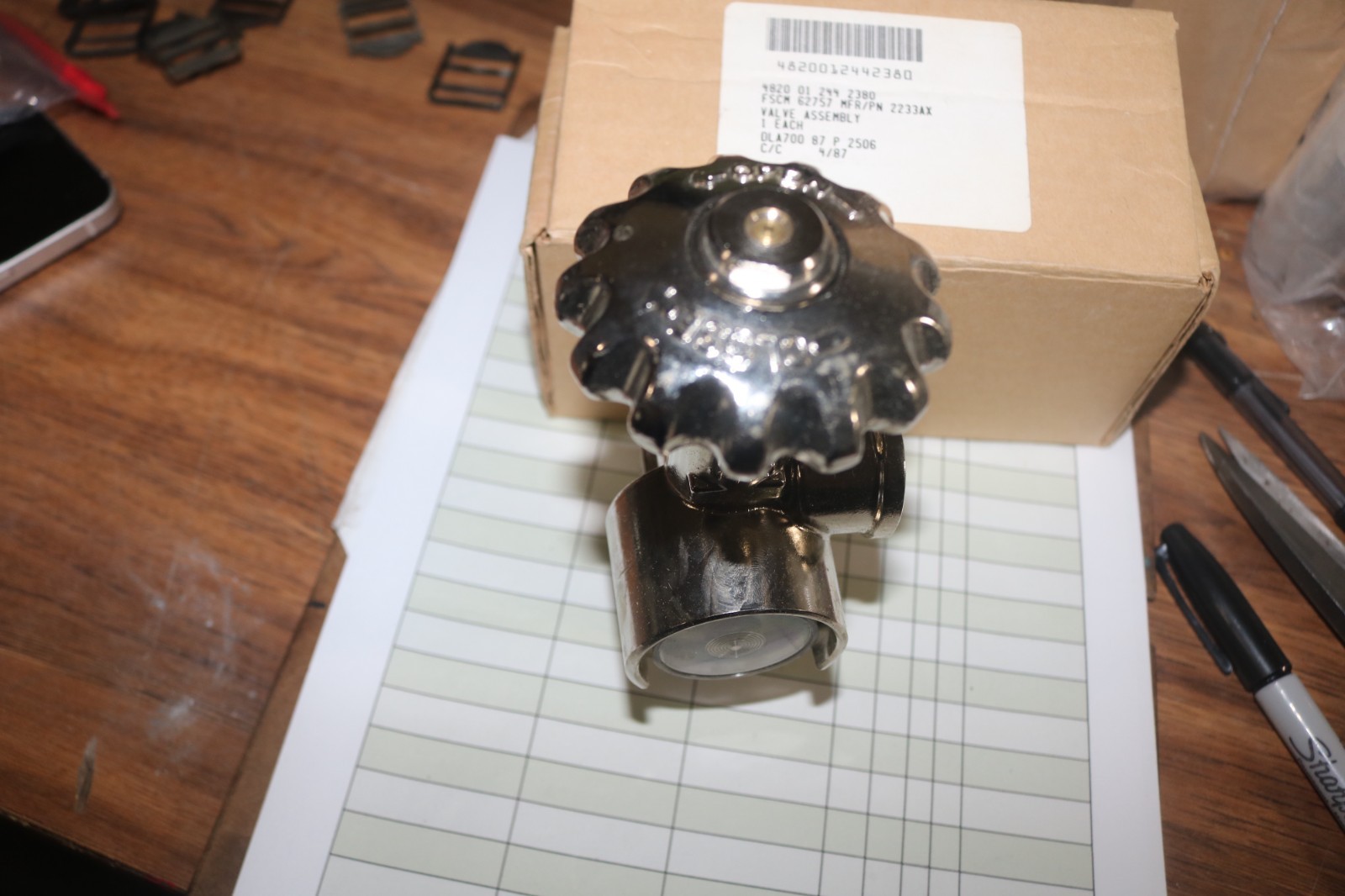 NOS 3000 PSI nitrogen valve with gauge RS N-100 2233AX 4820-01-244-2380