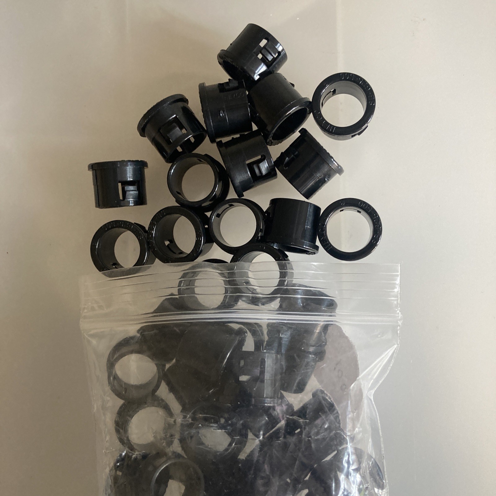 NSSP Heyco SB-625-500 Snap Bushing 1/2 Inch Black Panel Thickness Up To 1/4 Inch