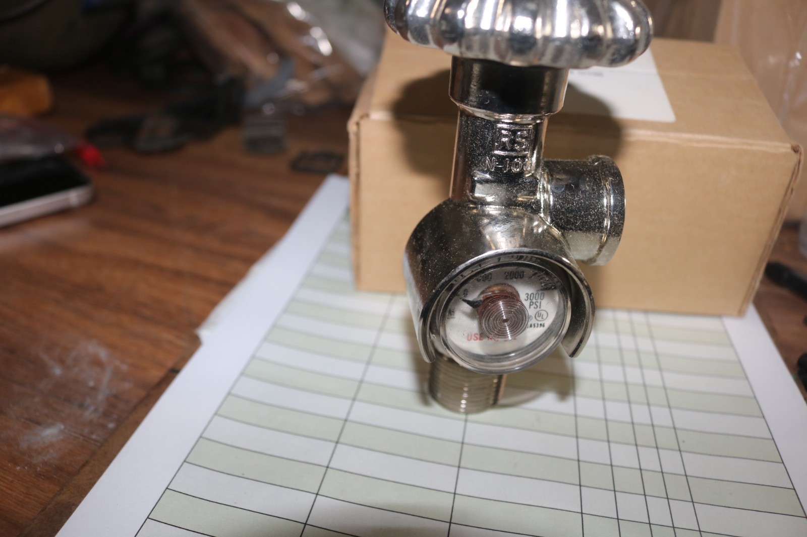 NOS 3000 PSI nitrogen valve with gauge RS N-100 2233AX 4820-01-244-2380