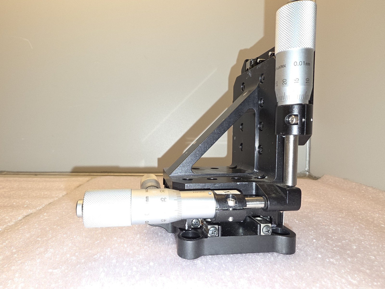 THORLABS 3 DIRECTIONAL OPTICAL POSITIONING TABLE FLEXTURE STAGE