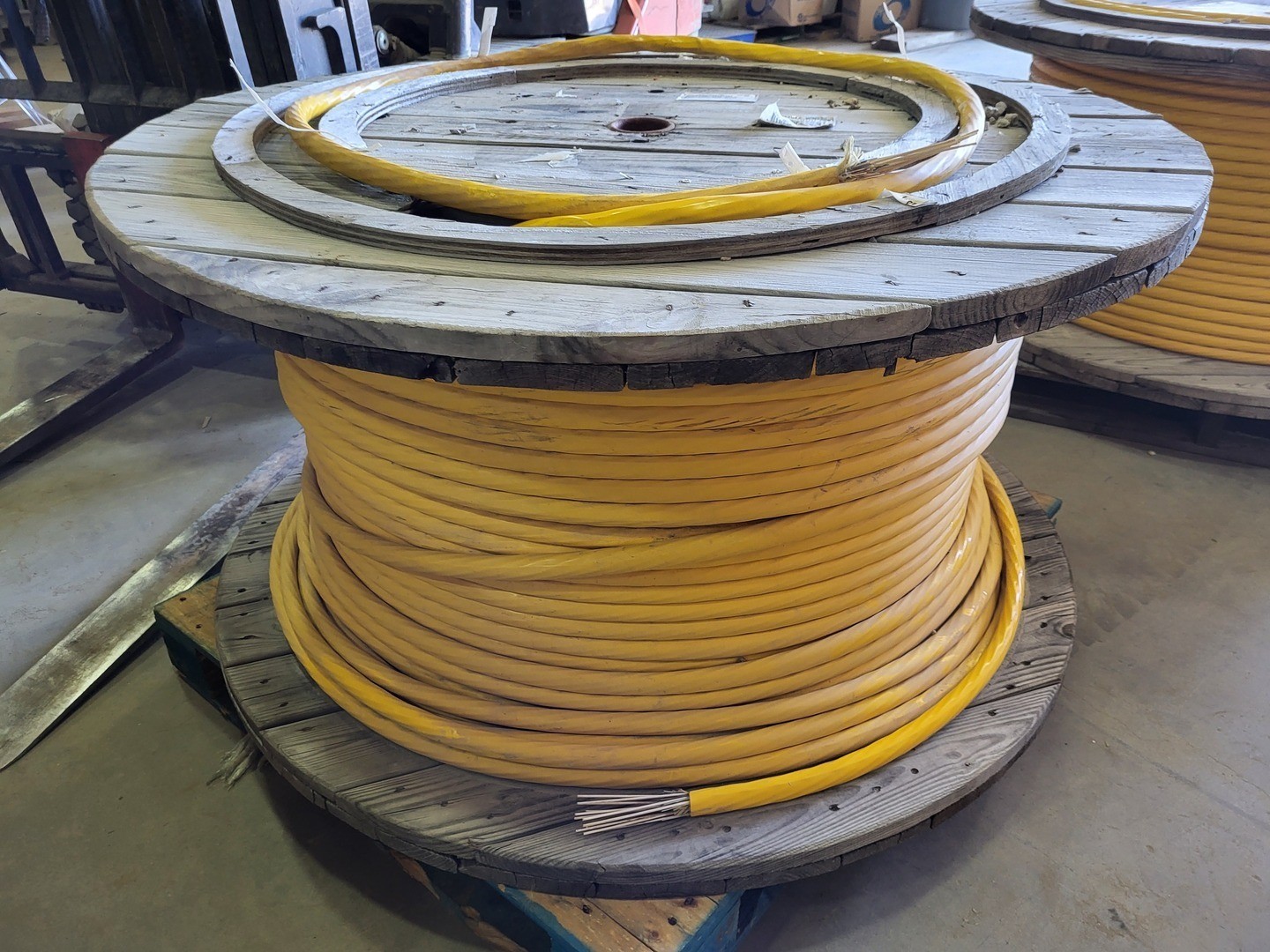 SURPLUS NEW Corning 144R81-T3131-24 Tight-Buffered Fiber Optic Cable – Parts