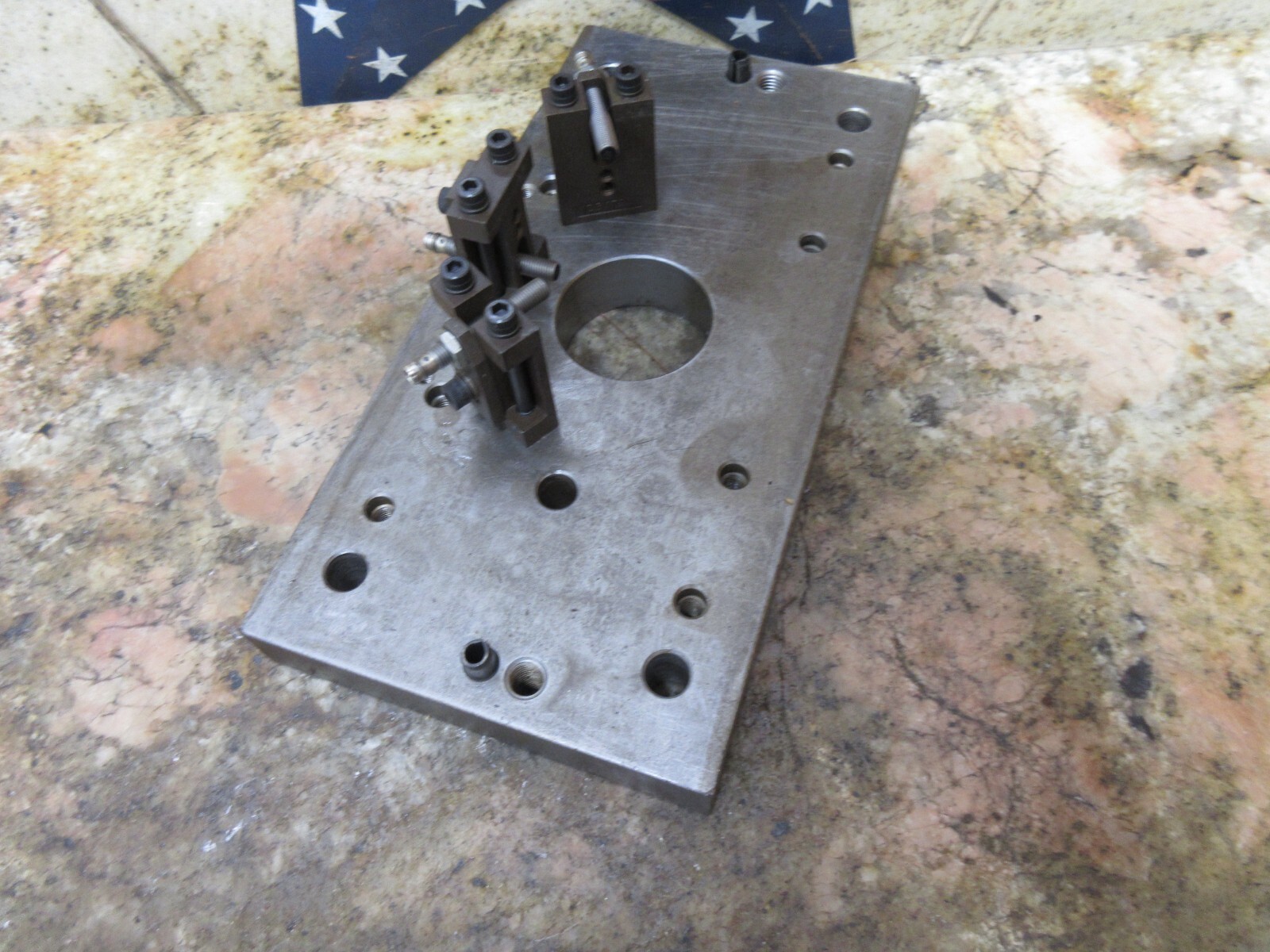 1996 CINCINNATI ARROW 500 CNC MILL SPINDLE TOOL KNOCKOUT BRACKET