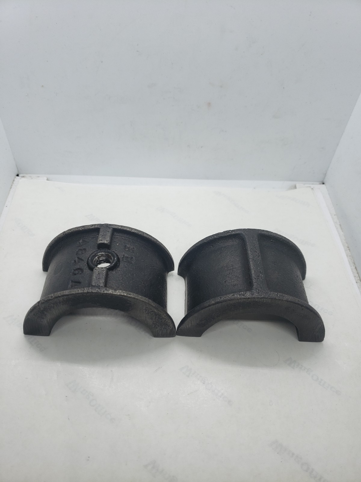 MARTIN CHB2204H CAST IRON CONVEYOR HANGER BEARING 2″ BORE, NIB