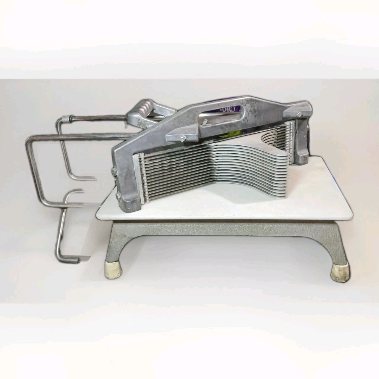 Vollrath Lincoln 0643N Redco Tomato Pro Slicer 3/16 inch Cut W/ Scalloped Blades