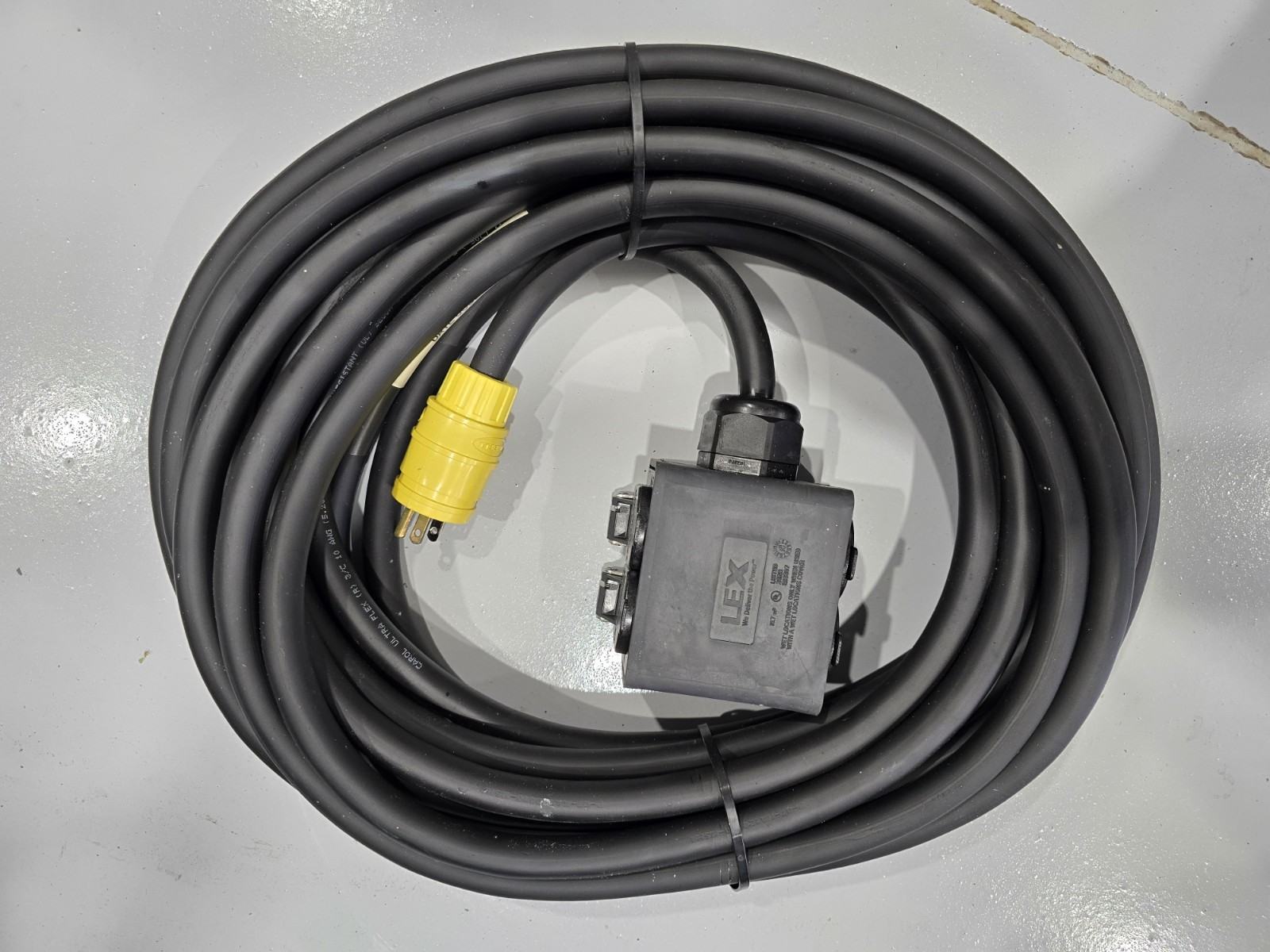 LEX 10/3 30 Amp Extension Cord 2 Pole, 3 Wire, 30A 120V 50′ 10/3