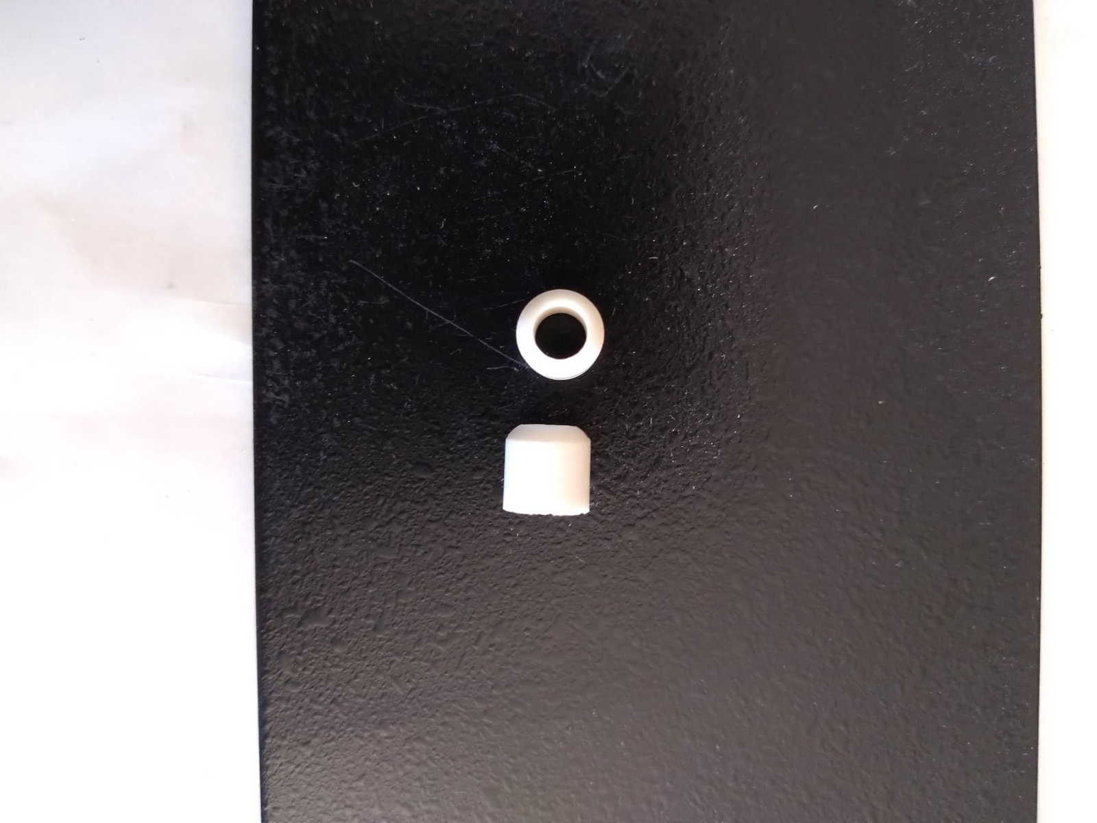 CERAMIC BEADS CONICAL ENDS 1/4″ H BAG OF APPROX. 500