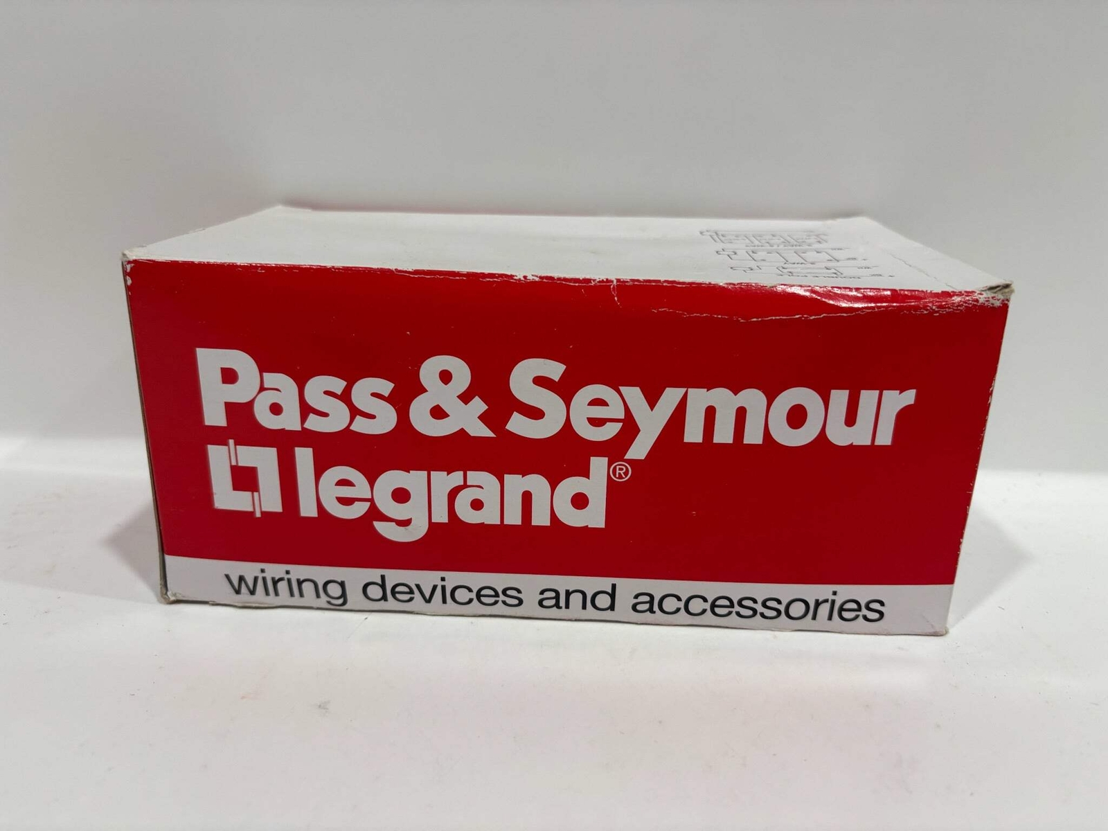 New 10 PC Legrand CSB15AC3-W Specification Grade Switch Hard Use, White