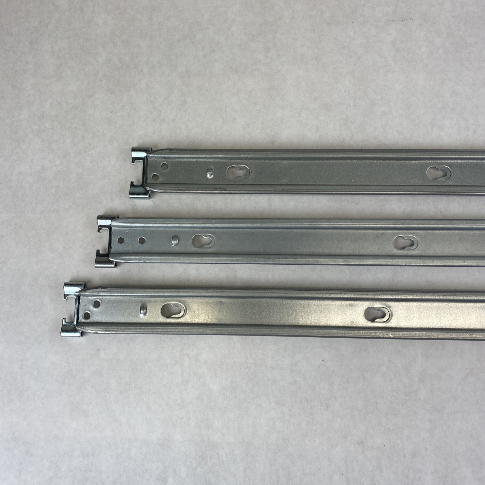 Server rail drawer slides 714515-002 REV D 2117 20290359 27-5/8″ x 1″ Lot of 3