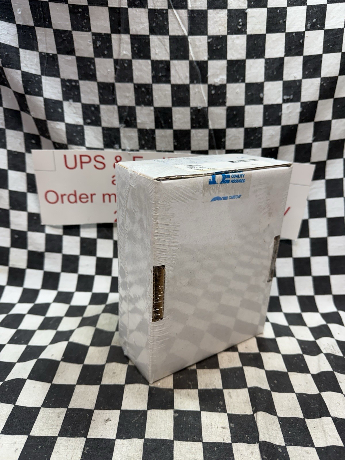 Omega TEMPERATURE CONTROL CN77344-2.8, CN77344, 2.8, 90-240V, #1635P3
