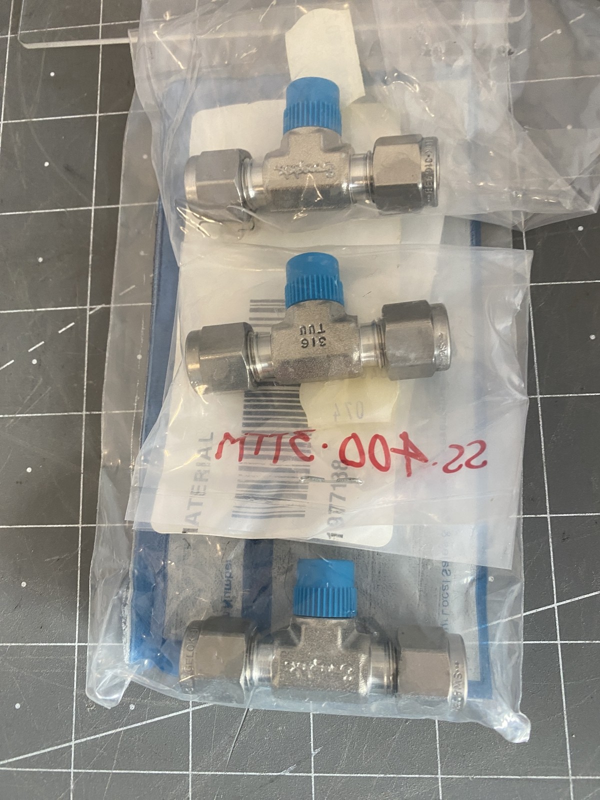 Swagelok Fit Branch Tee 1/4SWG x 1/8M NPT PN: SS-400-3TTM