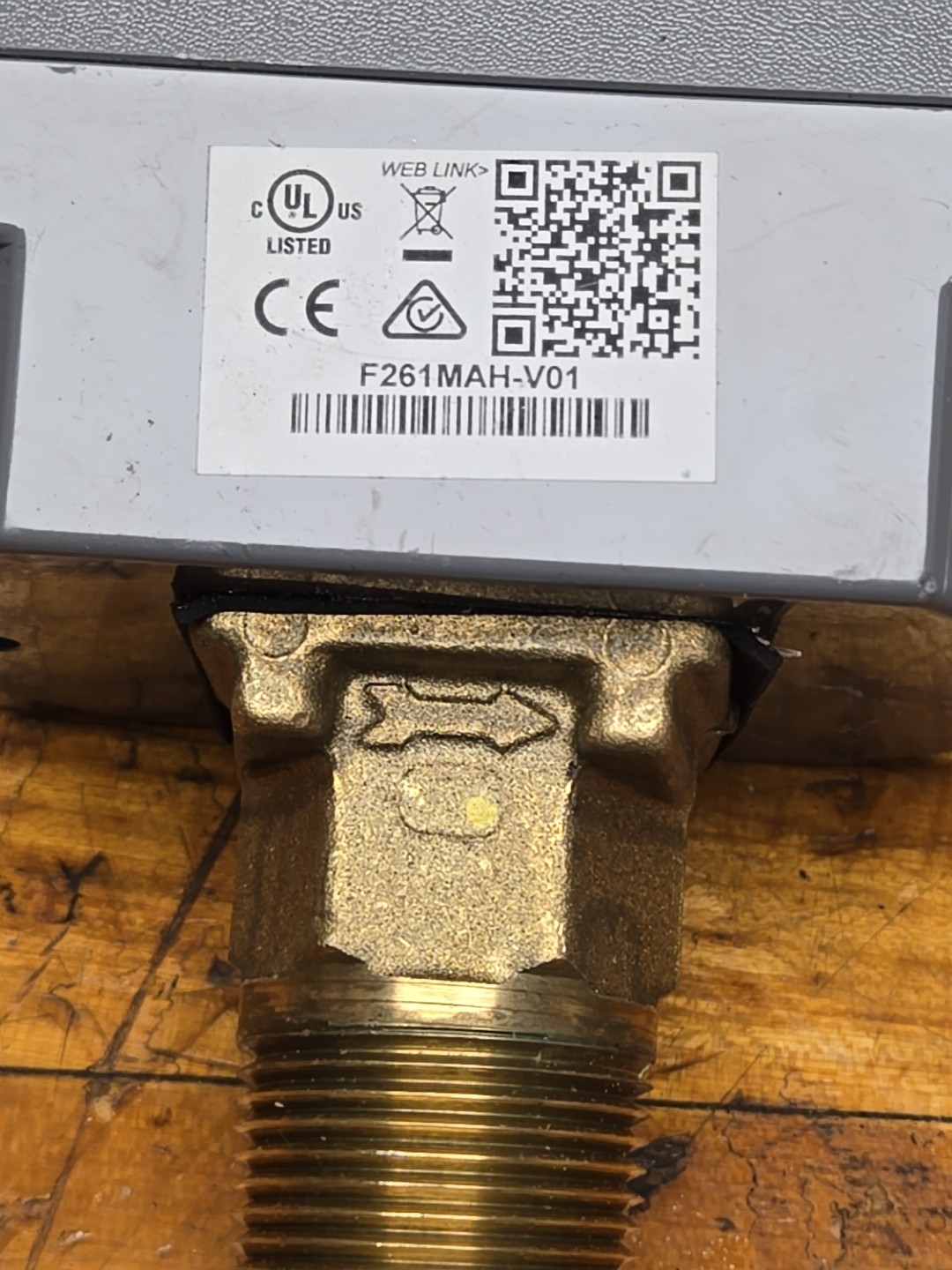 PENN JOHNSON CONTROLS F261KAH-V01 FLOW SWITCH 1″