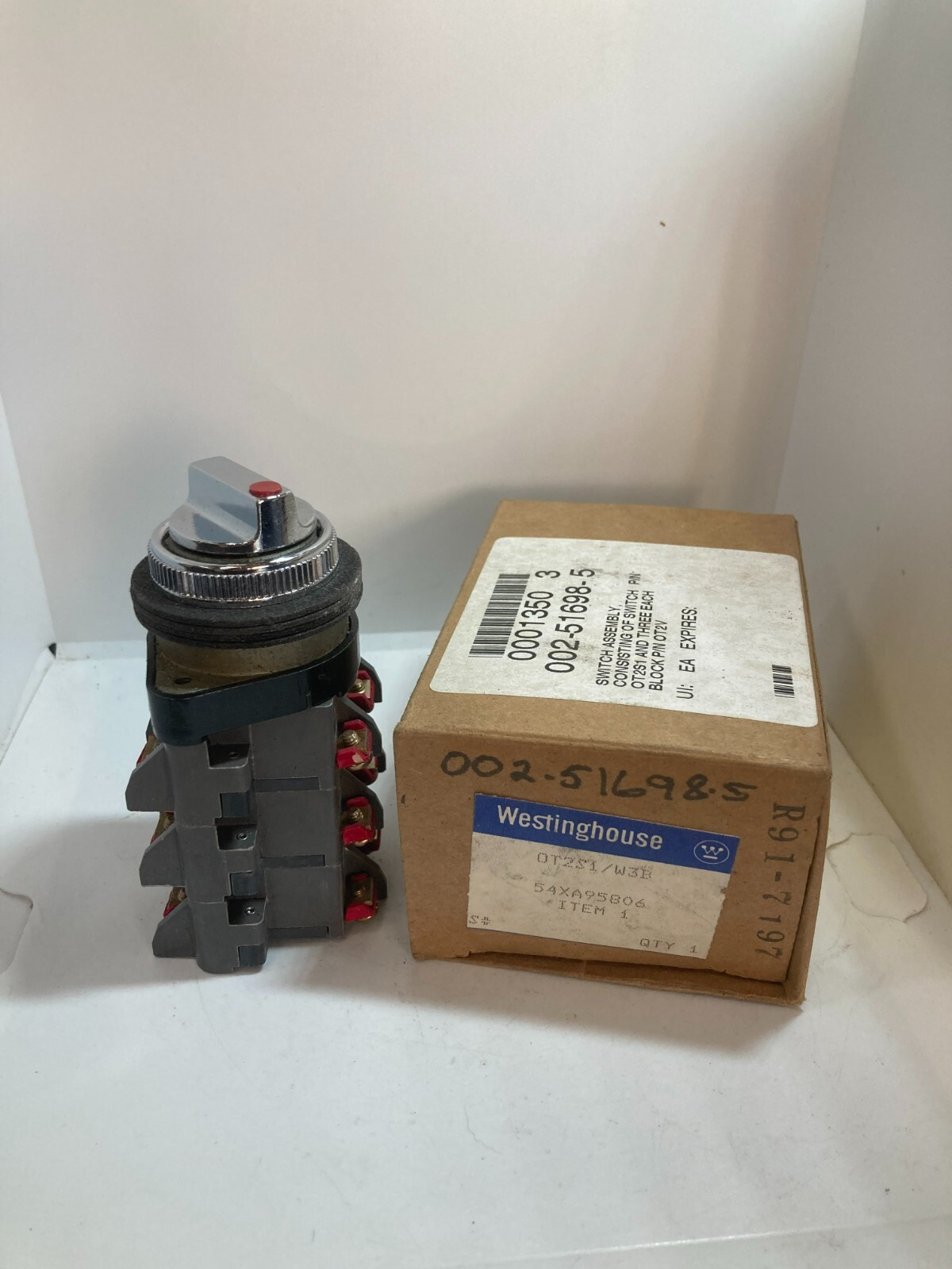 WESTINGHOUSE OT2S1/W3B SELECTOR SWITCH 2 POSITION 600VAC NIB