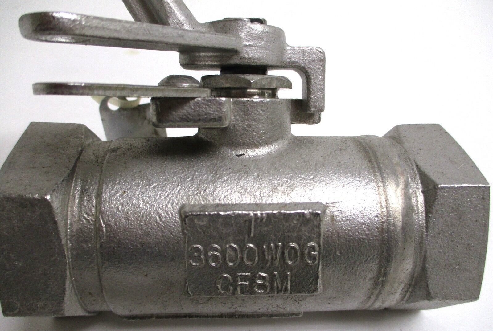 1″ FNPT X 3/4″ BORE SST 3600 WOG BALL VALVE, LEVER OP. w/LOCKING DEVICE, SURPLUS