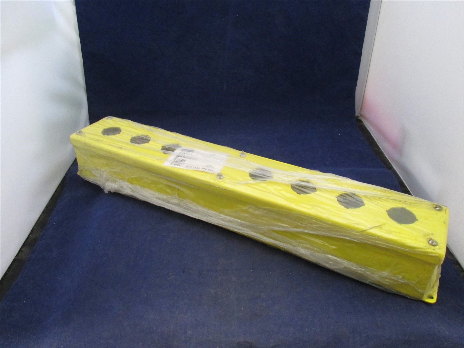 Hoffman S075 E8PB 410RB Pushbutton Enclosure 8 hole Osha Yellow