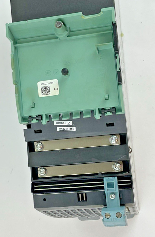 SIEMENS 6SL3130-6TE21-6AA3 SMART LINE MODULE 27A 16KW 480V 50/60HZ