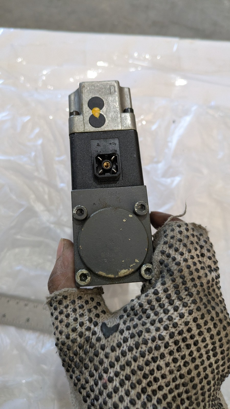 BOSCH 0 811 404 629 315 BAR 24 V HYDRAULIC VALVE