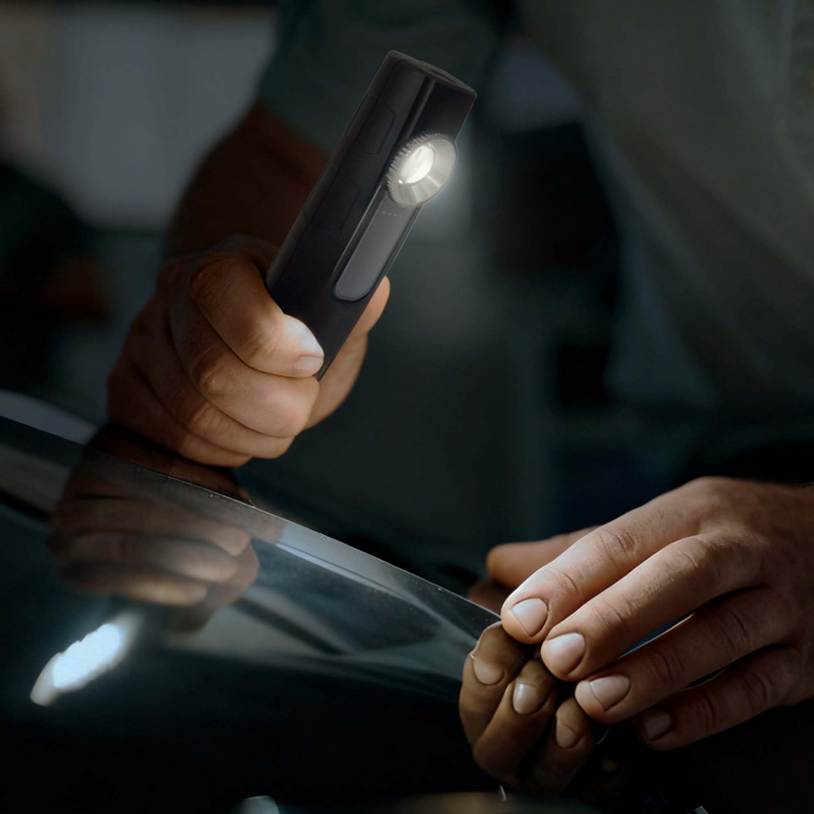 Handheld LED Color Matching & Auto Detailing Light, 500 Lumen, CRI 96, 3 Temp.