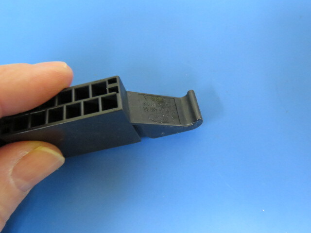 FCI 6021 0601 Qty of 5 per Lot Black Ford Connector; see also 92 vb 14 489 aa